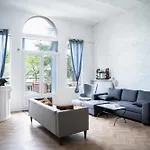 Manoir Du Chateau Gaillard 20 Personnes 10 Chambres, Jardin Prive & Vue Seine بيت للعطل ليزاندلي