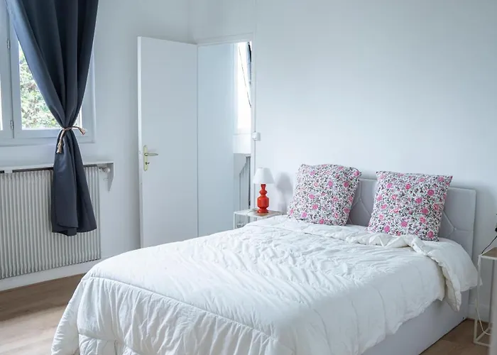 Manoir Du Chateau Gaillard 20 Personnes 10 Chambres, Jardin Prive & Vue Seine Les Andelys